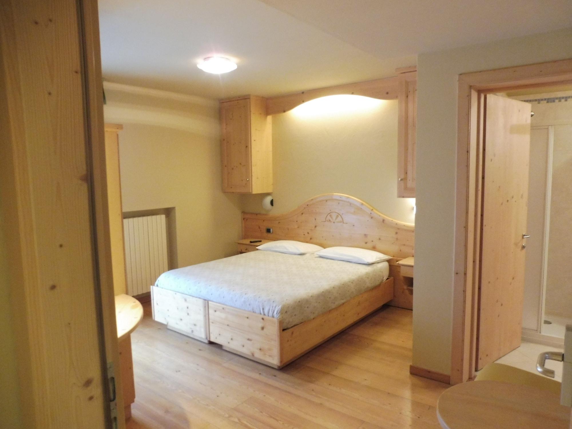 ליביניו Hotel Valeria מראה חיצוני תמונה
