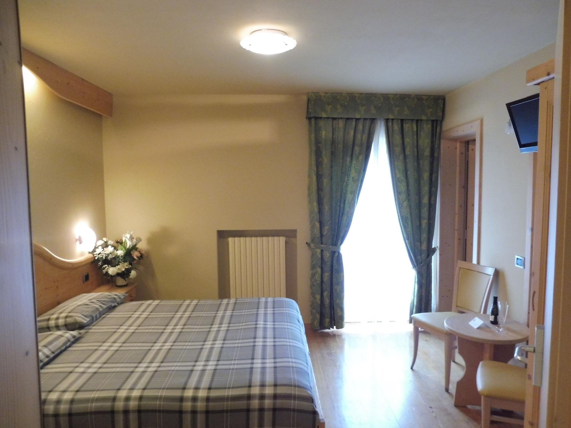 ליביניו Hotel Valeria מראה חיצוני תמונה