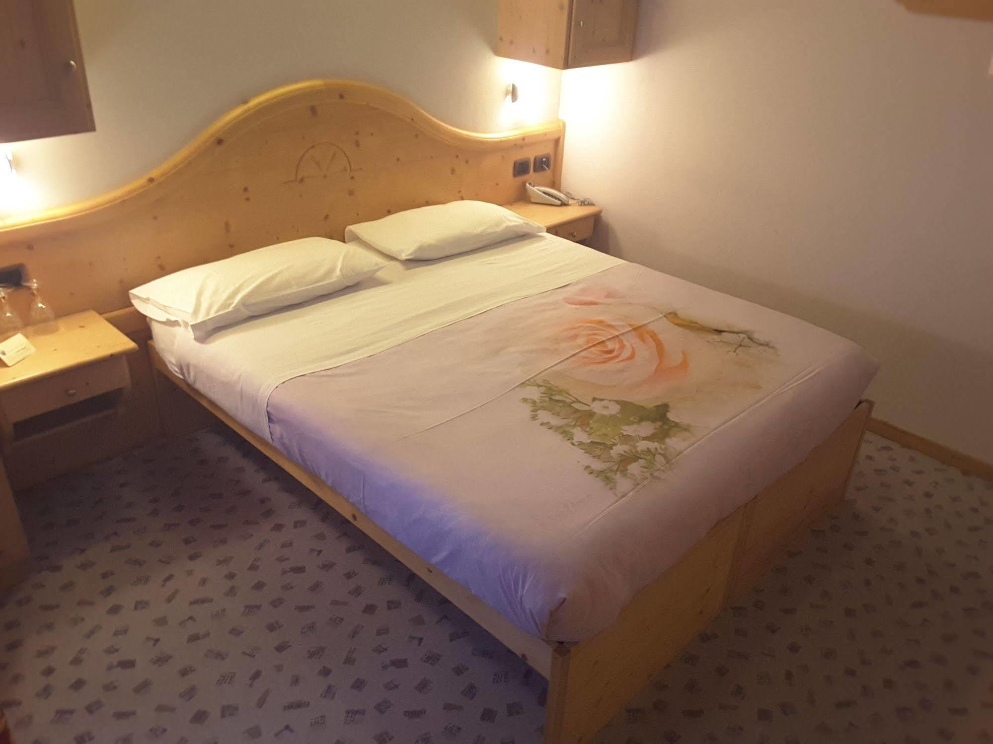 ליביניו Hotel Valeria מראה חיצוני תמונה
