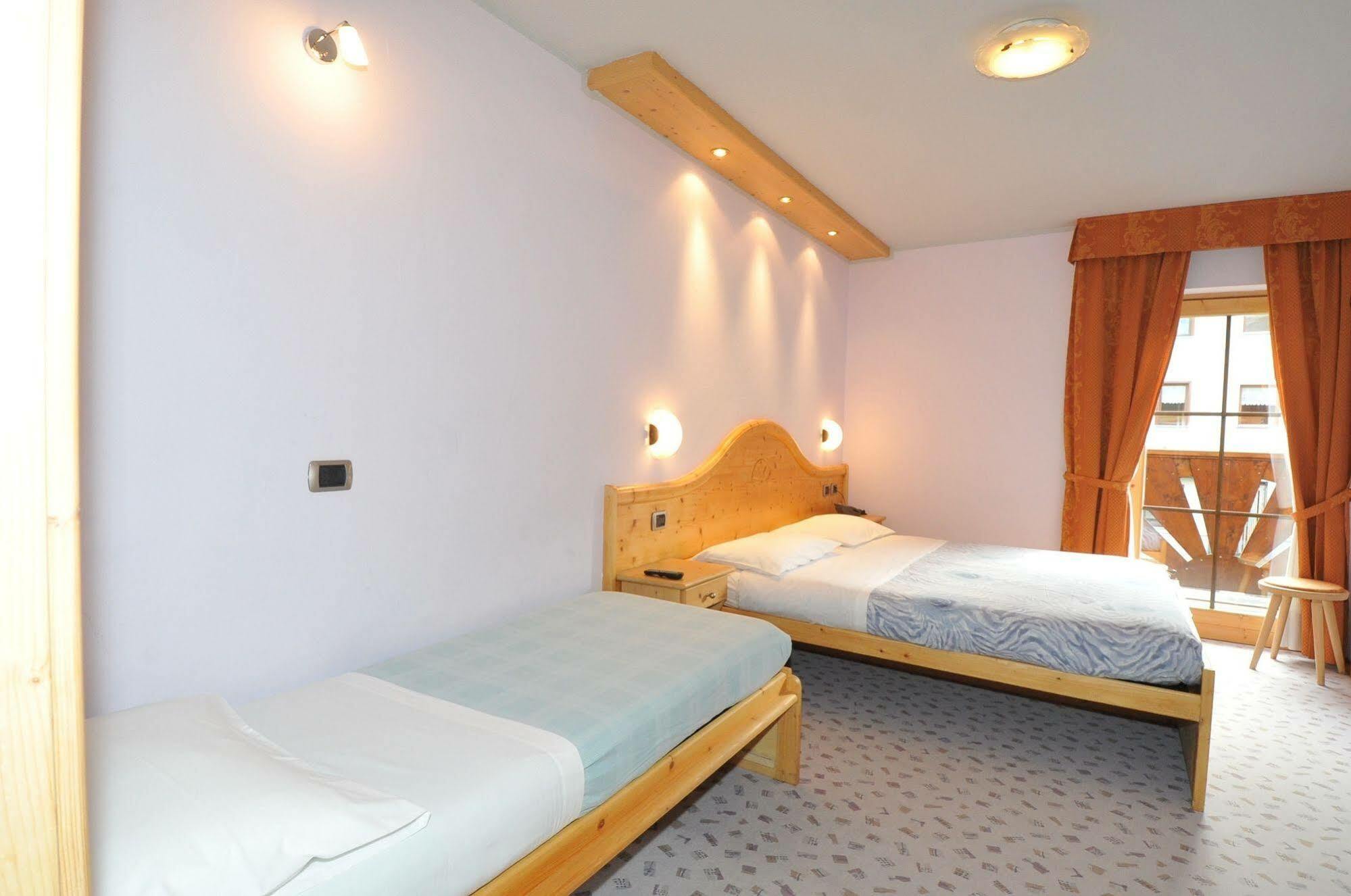 ליביניו Hotel Valeria מראה חיצוני תמונה
