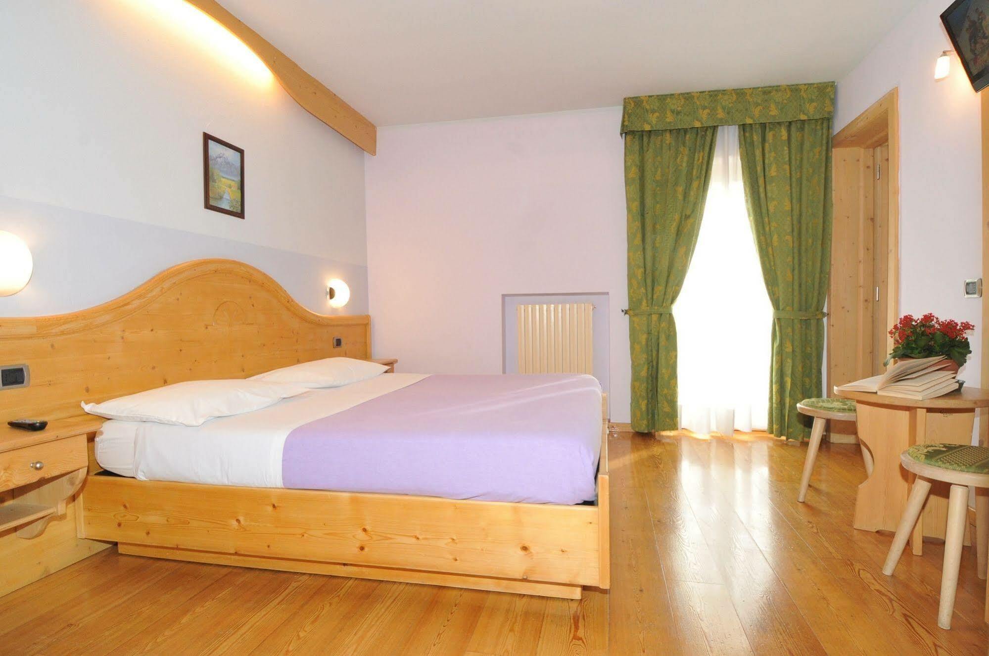 ליביניו Hotel Valeria מראה חיצוני תמונה